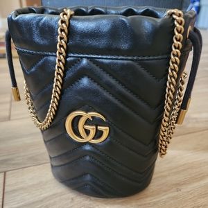 🖤AUTHENTIC GUCCI MARMONT MINI BUCKET BAG 🖤